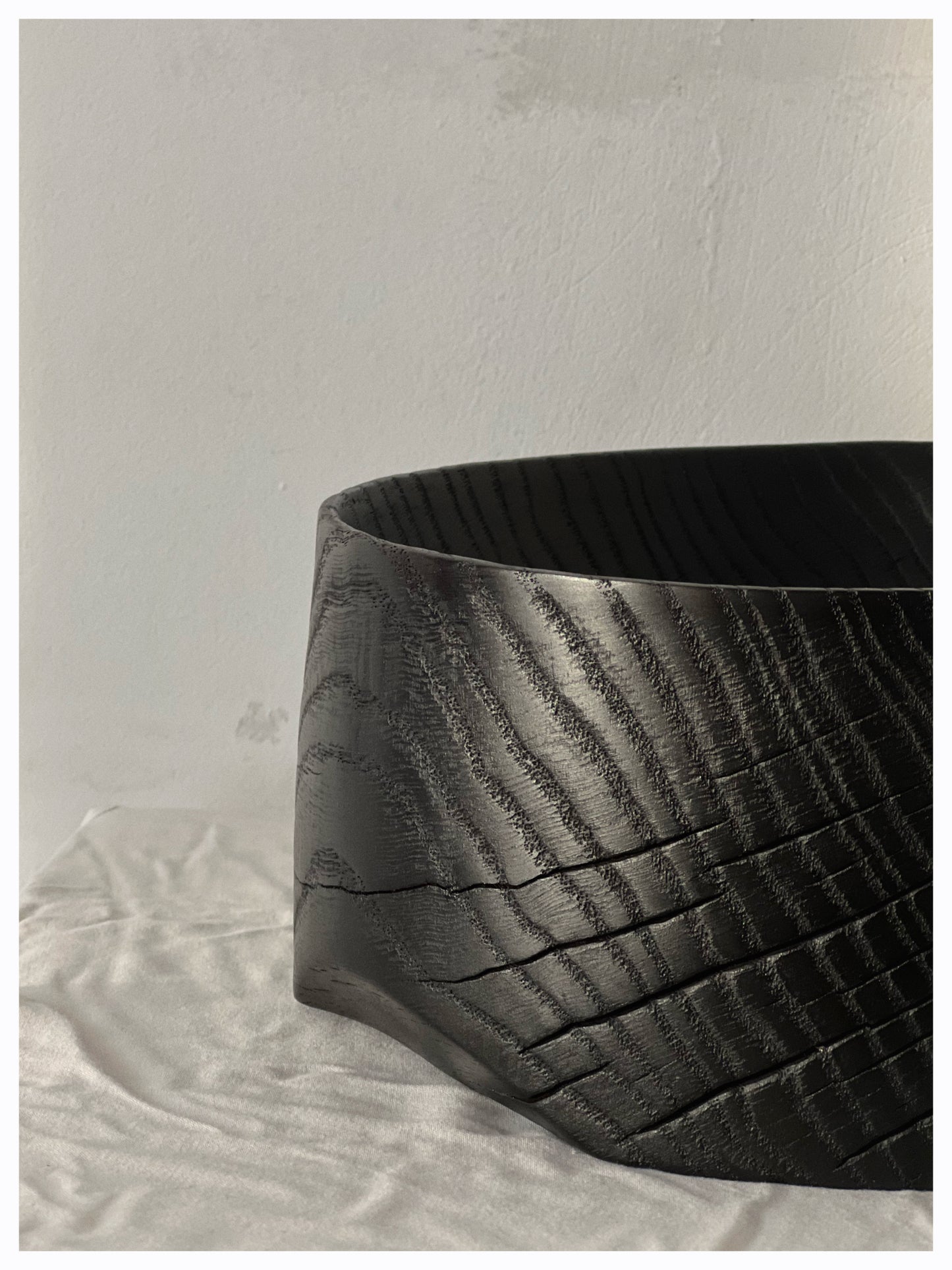 CHARRED WOODEN BOWL - IN OAK