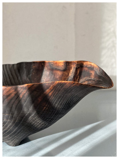 MAGNOLIA LEAF WOODEN BOWL - IN OAK