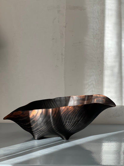MAGNOLIA LEAF WOODEN BOWL - IN OAK