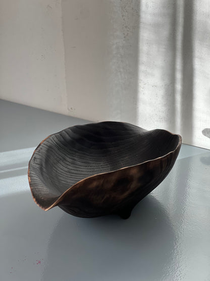 MAGNOLIA LEAF WOODEN BOWL - IN OAK