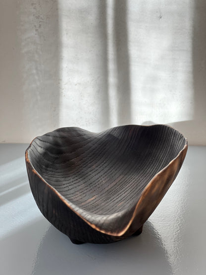 MAGNOLIA LEAF WOODEN BOWL - IN OAK